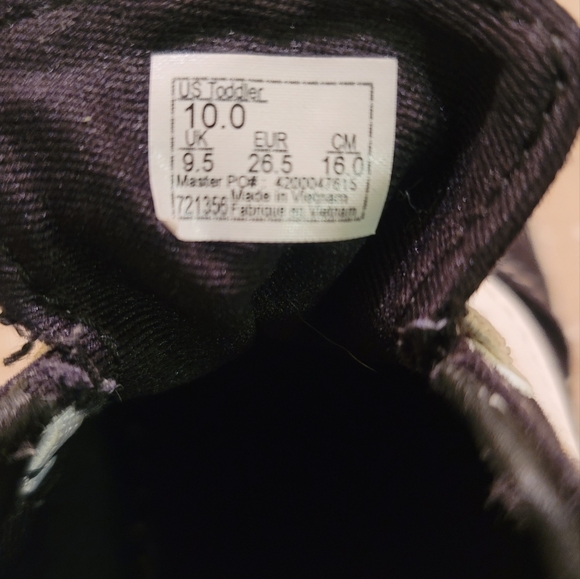 Vans - Picture 5 of 6